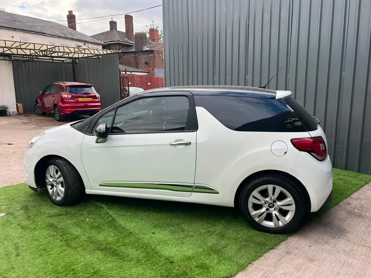 Used Citroën DS3 120 HP (88 kW) 2011 White Hatchback