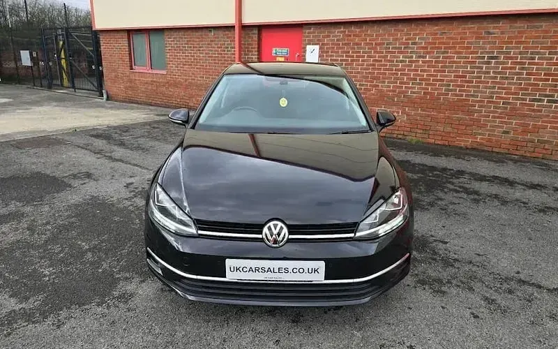 Używany VW Golf VII SE 116 KM (85 kW) 2018 Czarny Hatchback