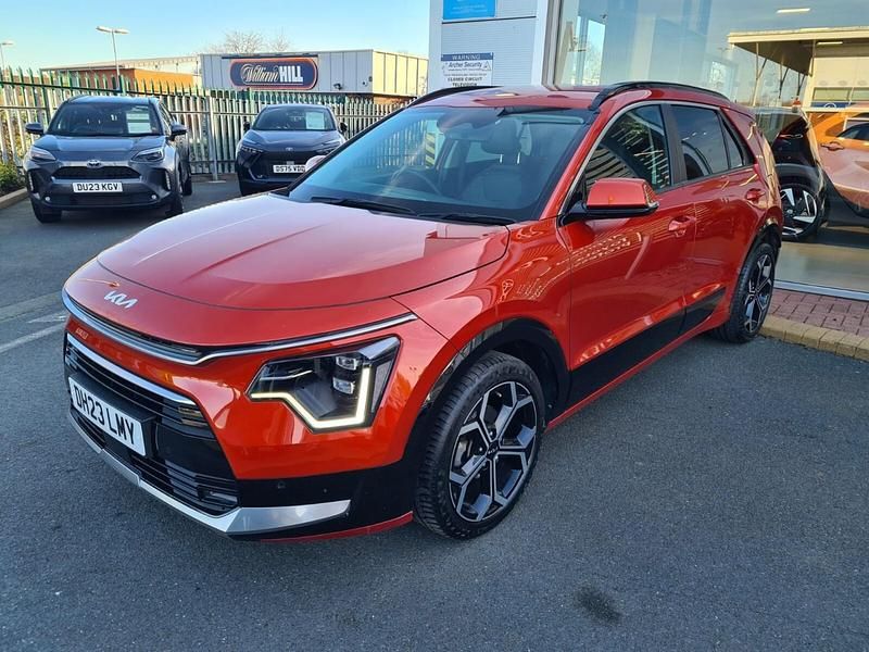 Used Kia Niro 2023 Orange SUV