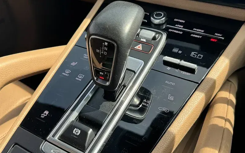 Used Porsche Cayenne 340 HP (250 kW) 2018 Biscay blue SUV