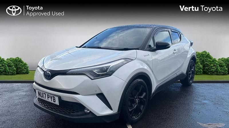 Used Toyota C-HR 122 HP (89 kW) 2017 White SUV