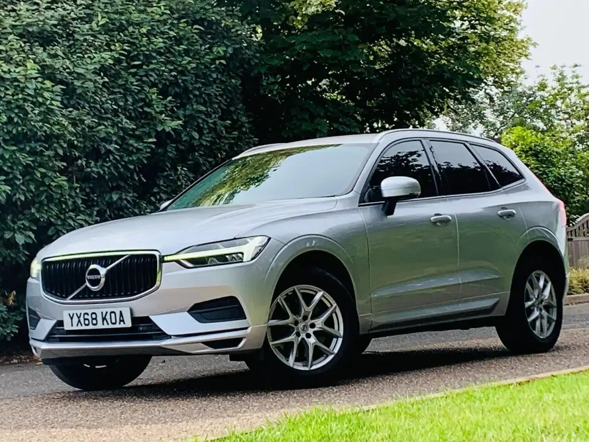 Used Volvo XC60 Momentum 2018 Silver SUV