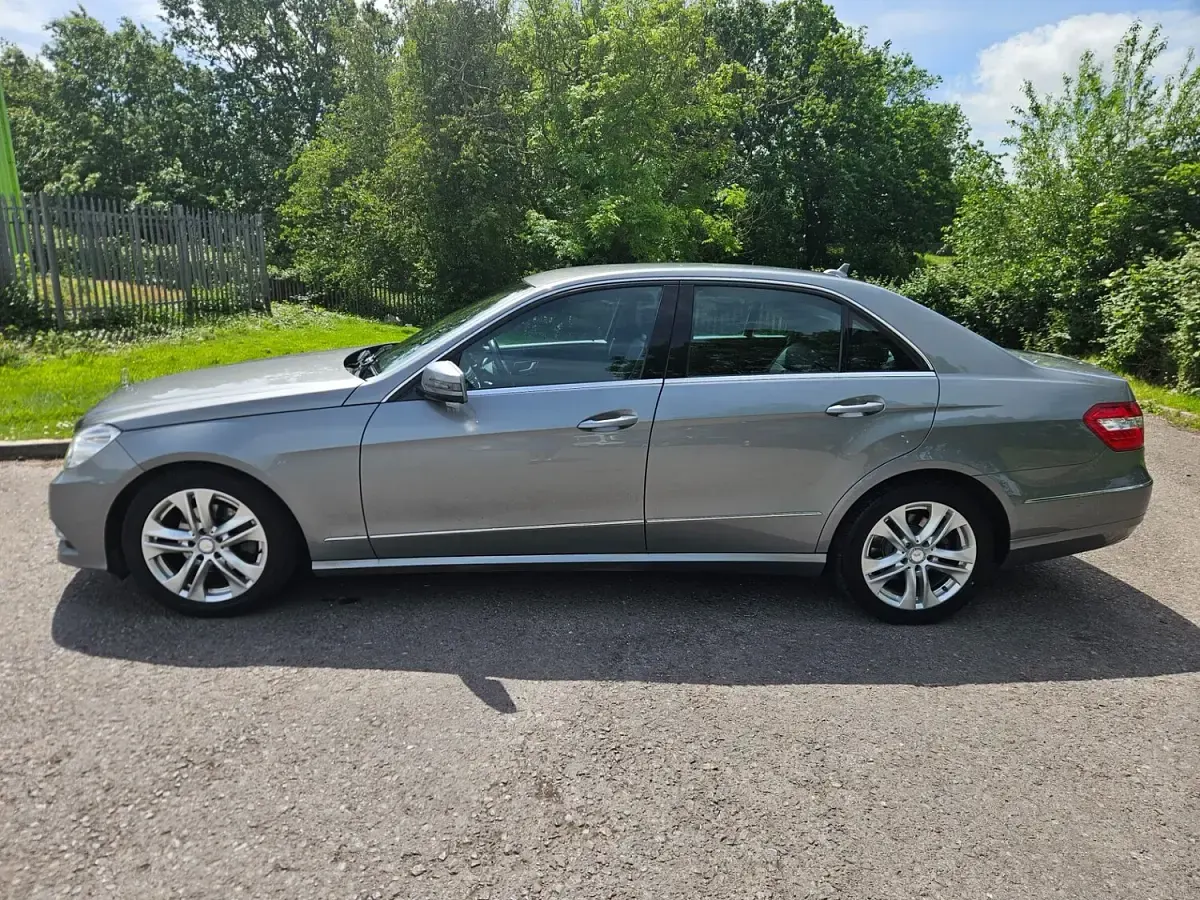 Used Mercedes E220 Avantgarde 2012 Silver Sedan