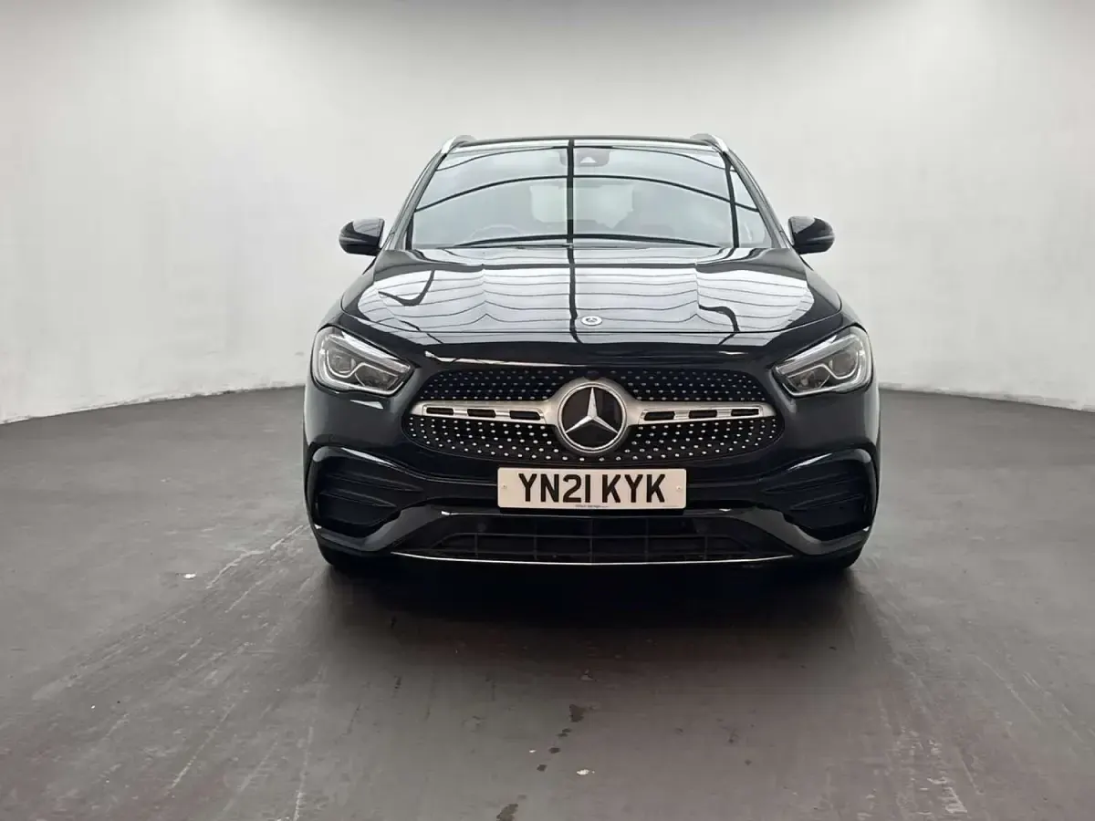 Used Mercedes GLA180 Executive 136 HP (100 kW) 2021 Black SUV