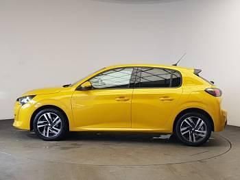 Used Peugeot 208 Allure Premium 100 HP (73 kW) 2021 Yellow Hatchback