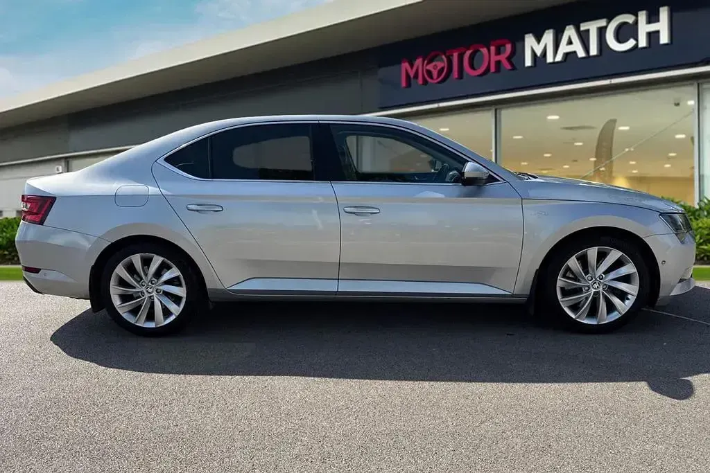 Used Skoda Superb LAURIN & KLEMENT 2015 Silver Hatchback