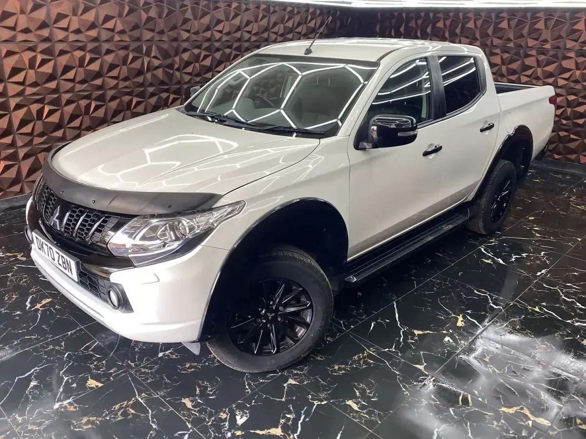 Used Mitsubishi L200 181 HP (133 kW) 2020 White Pickup