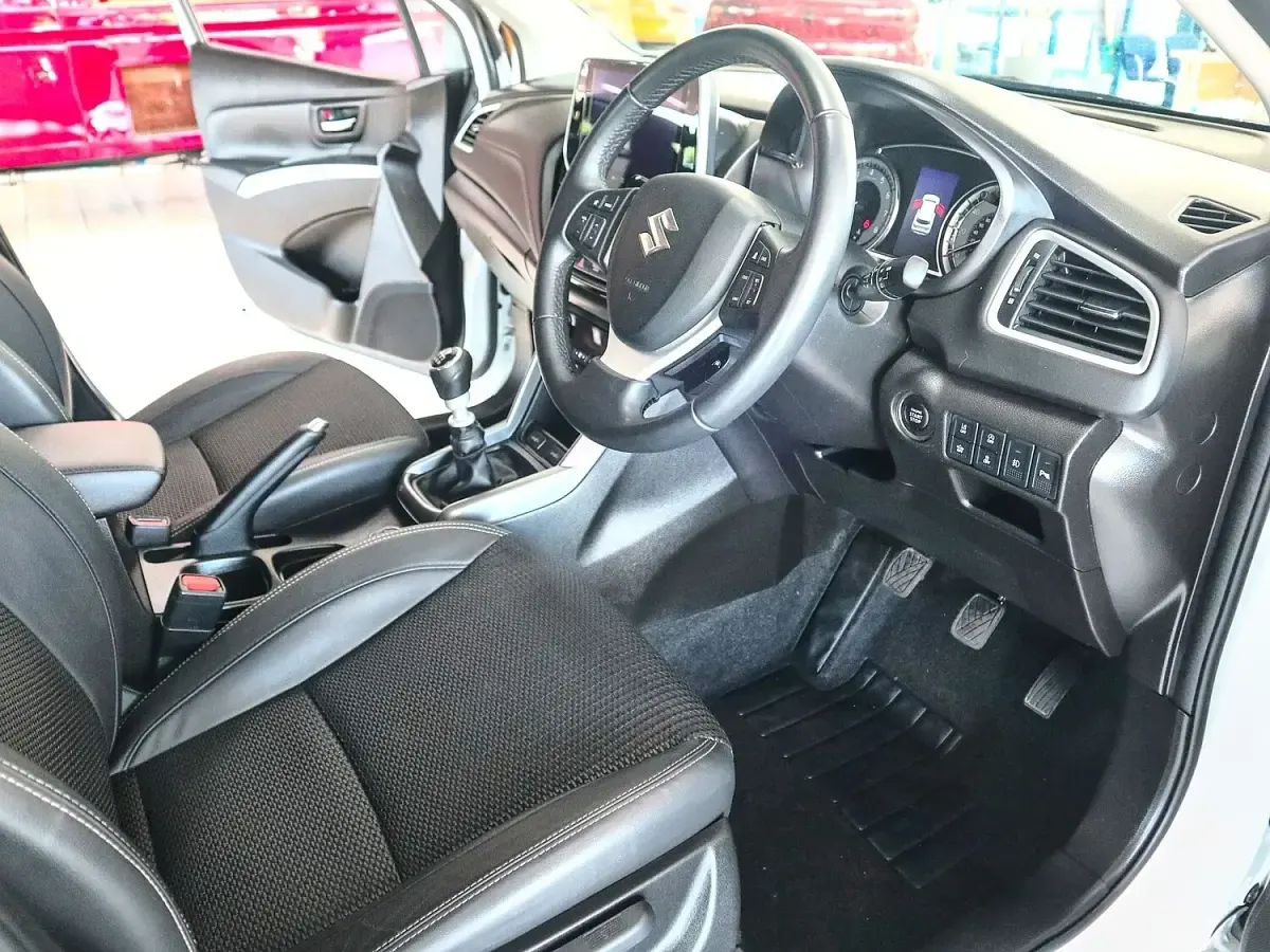 Used Suzuki SX4 S-Cross 2023 Solid white SUV