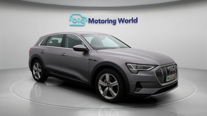 Used 2022 Audi e-tron SUV | £20,300 (Good price) - Image 1/4