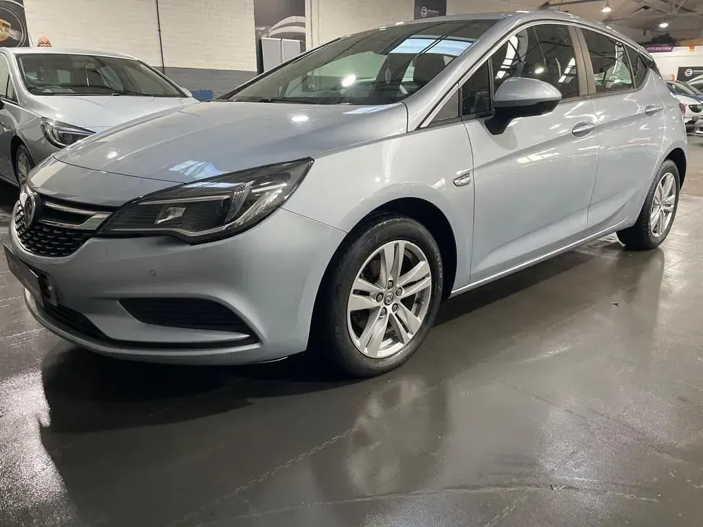 Used Vauxhall Astra Design Edition 2016 Silver Hatchback