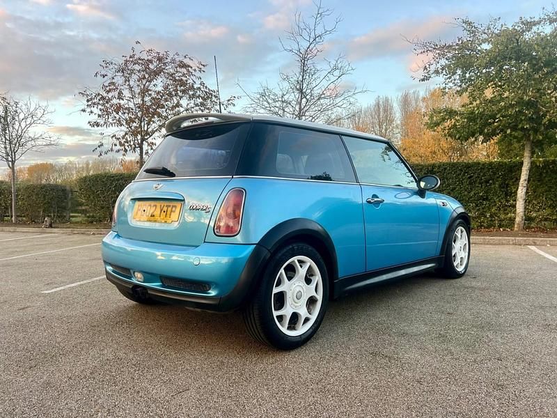 Begagnad Mini Cooper S Hatch 2002 Blå Halvkombi