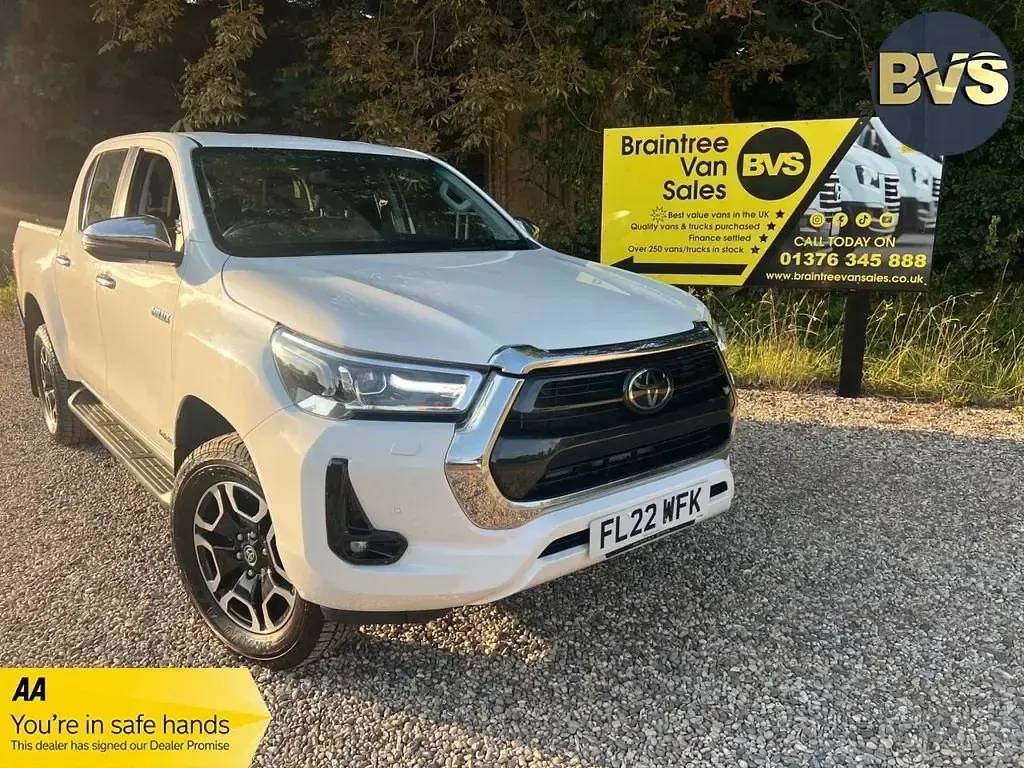 Usado Toyota HiLux 150 HP (110 kW) 2022 Branco Pickup