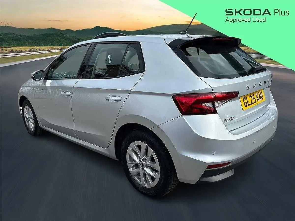Used Skoda Fabia SE 70 HP (51 kW) 2025 Brilliant silver metallic Hatchback