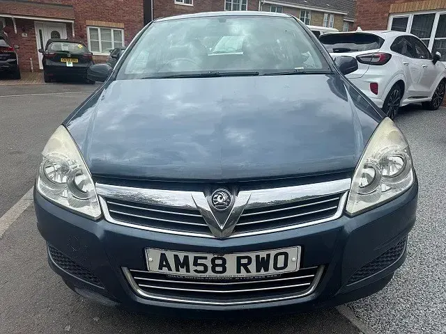Używany Vauxhall Astra 115 KM (84 kW) 2008 Niebieski Hatchback