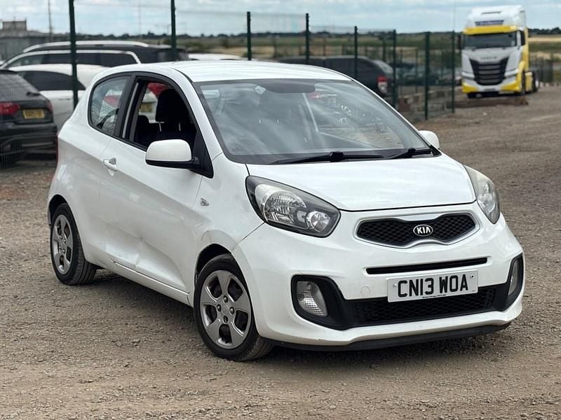 Used Kia Picanto 68 HP (50 kW) 2013 White Hatchback
