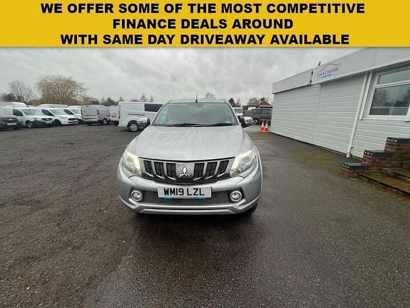 Used Mitsubishi L200 178 HP (130 kW) 2019 Silver Pickup
