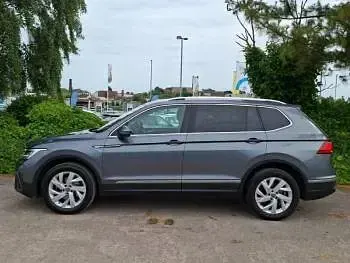 Used VW Tiguan Life 150 HP (110 kW) 2023 Grey SUV