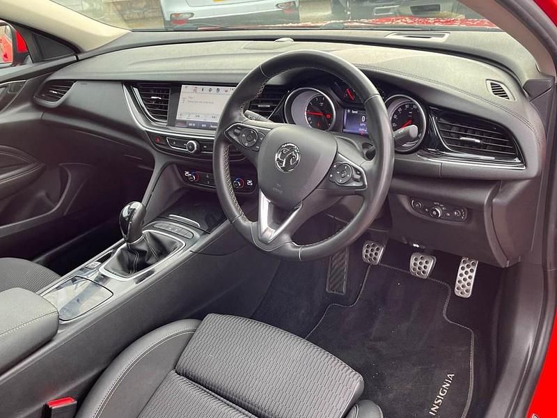Used Vauxhall Insignia Sport 165 HP (121 kW) 2018 Red Hatchback