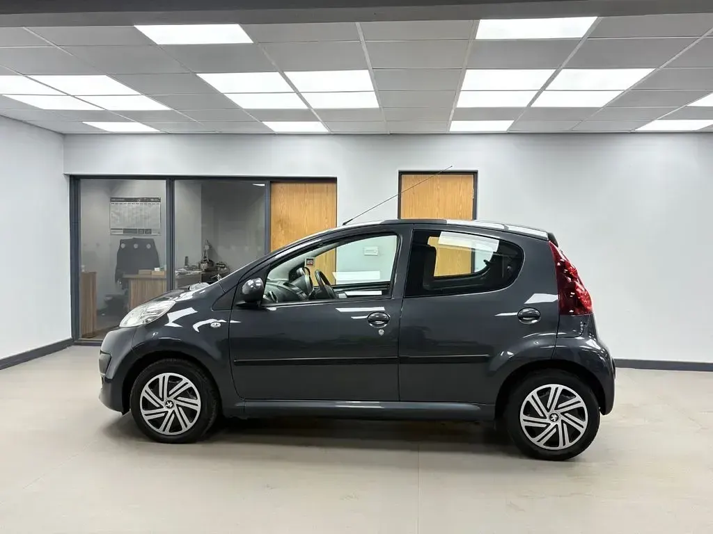 Used Peugeot 107 Active 68 HP (50 kW) 2014 Grey Hatchback