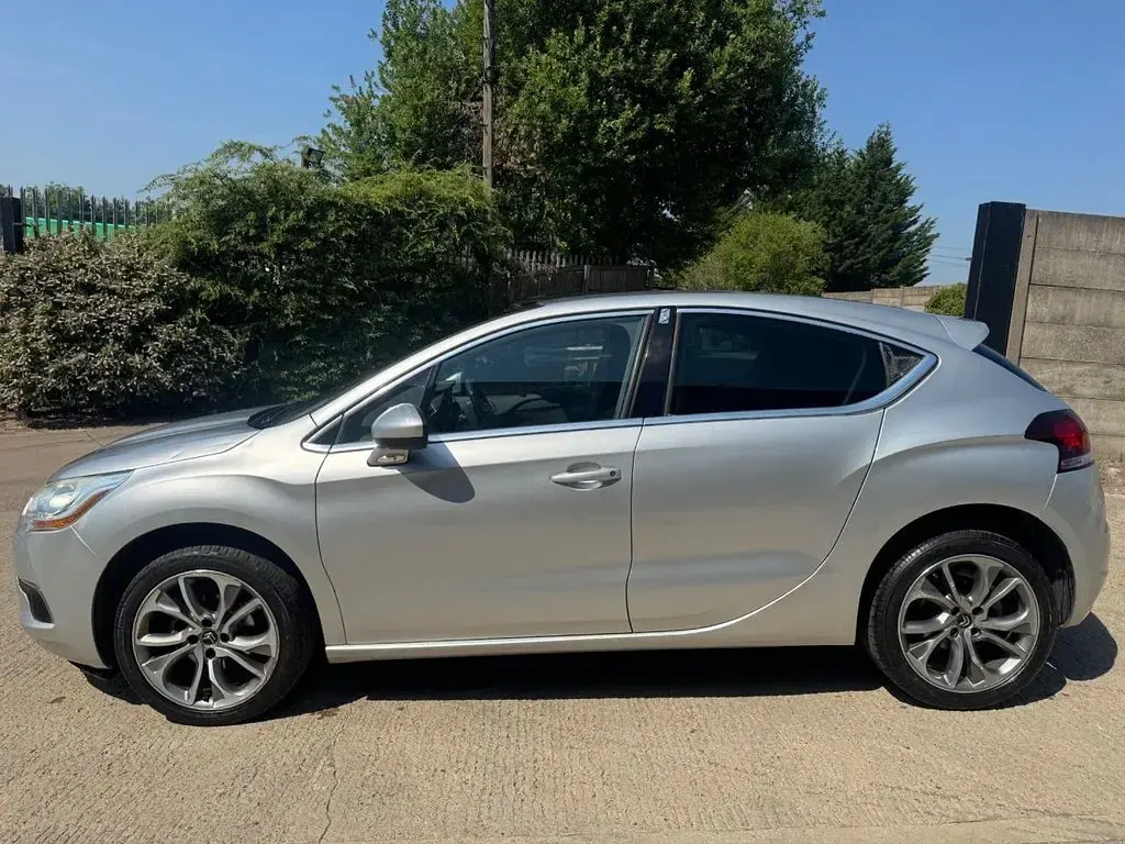 Used Citroën DS4 110 HP (80 kW) 2013 Silver Hatchback