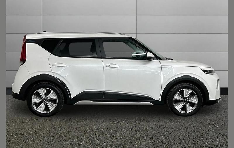 Used Kia Soul 150 kW (204 HP) 2022 White SUV