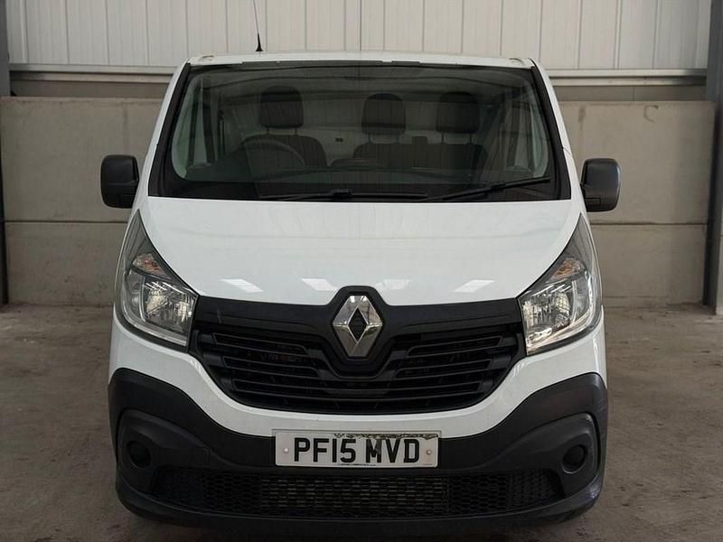 Used Renault Trafic Business 115 HP (84 kW) 2015 White MPV