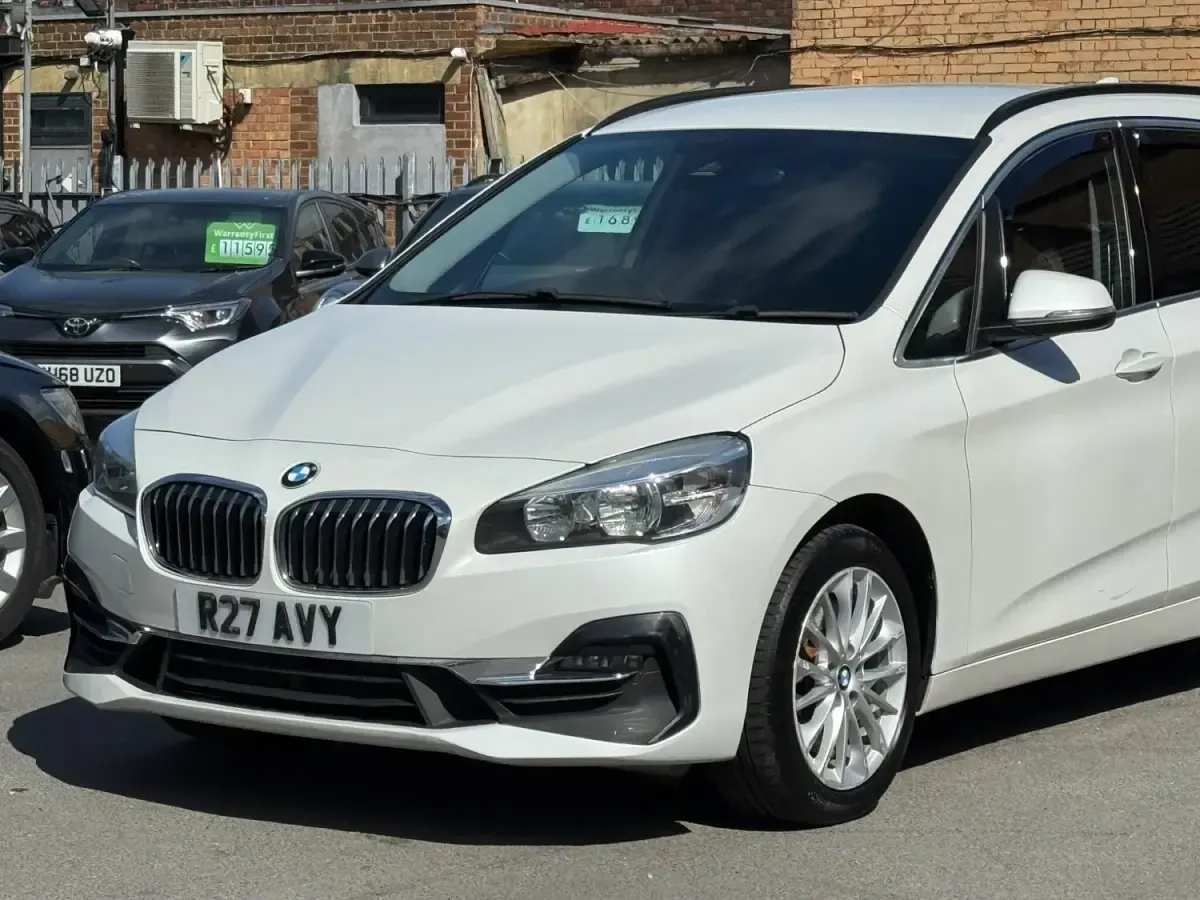 Begagnad BMW 220 Luxury Line 2018 Vit Kombi