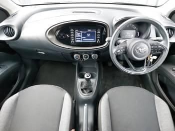 Used Toyota Aygo X PURE 72 HP (52 kW) 2023 Black SUV