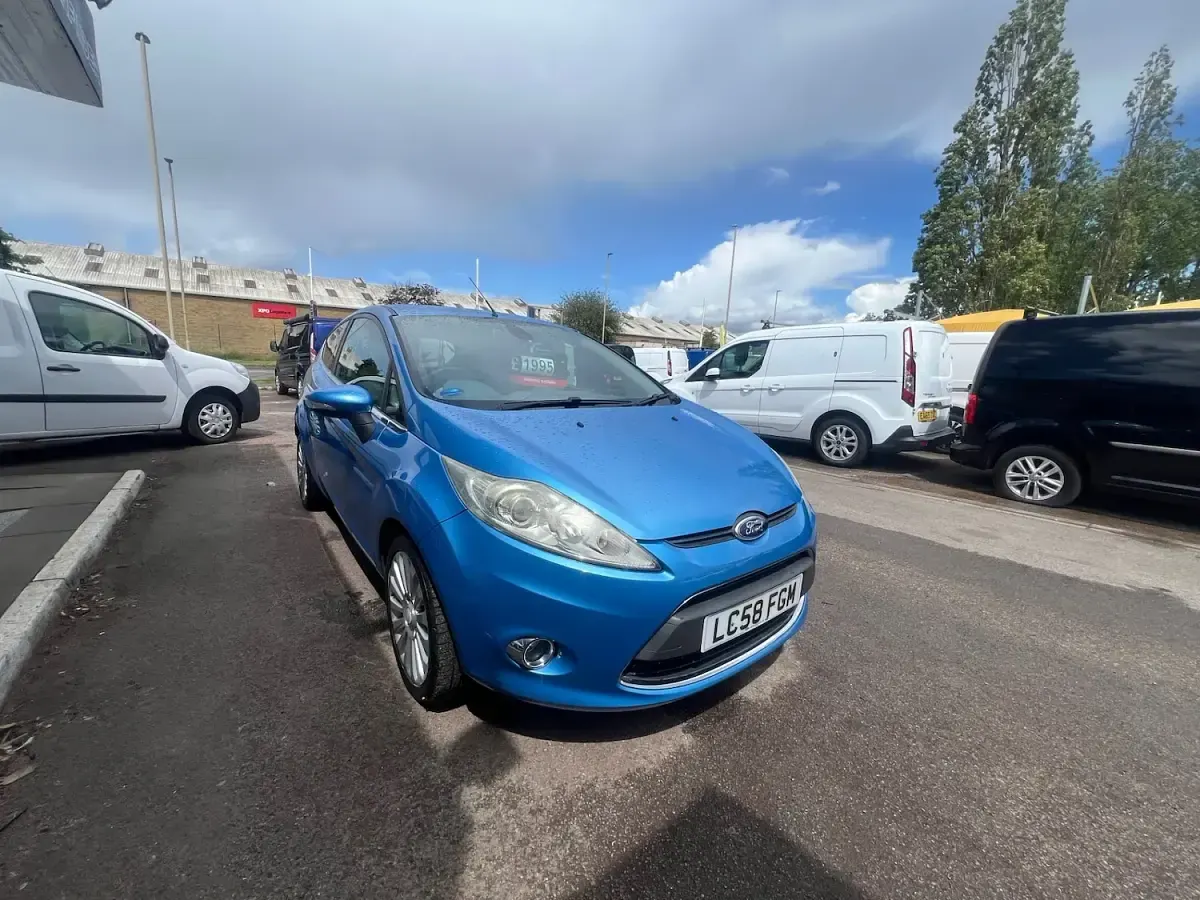 Used Ford Fiesta Titanium 2008 Blue Hatchback