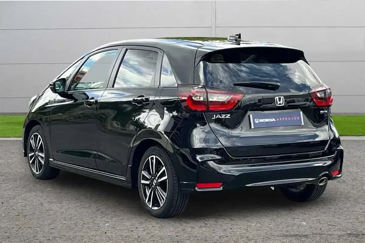 Used Honda Jazz Advance 122 HP (89 kW) 2024 Crystal black Hatchback