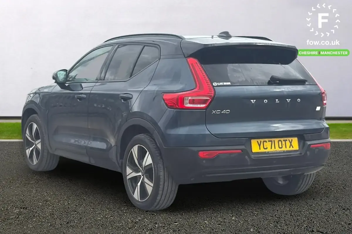 Used Volvo XC40 R-Design 211 HP (155 kW) 2021 Blue SUV