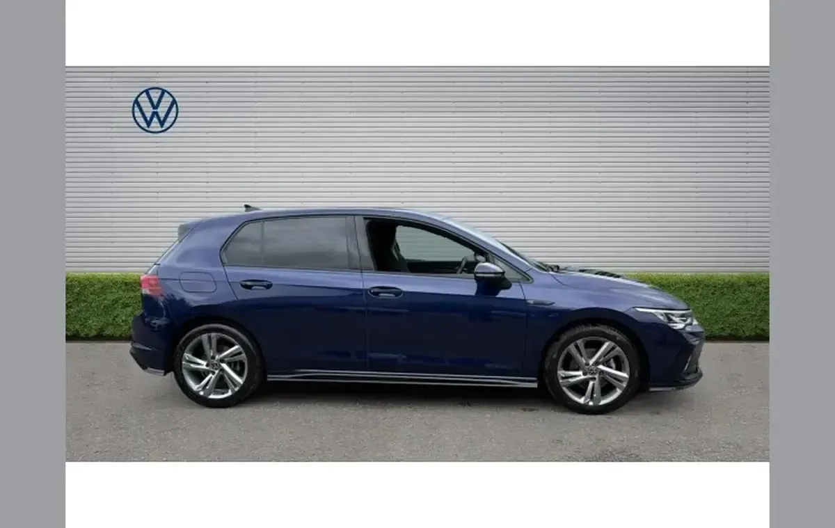 Used VW Golf VIII R-line 150 HP (110 kW) 2023 Blue Hatchback