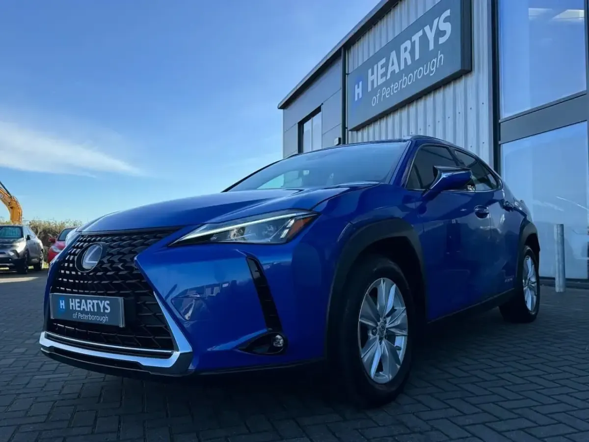 Usado Lexus UX 184 HP (135 kW) 2020 Azul SUV