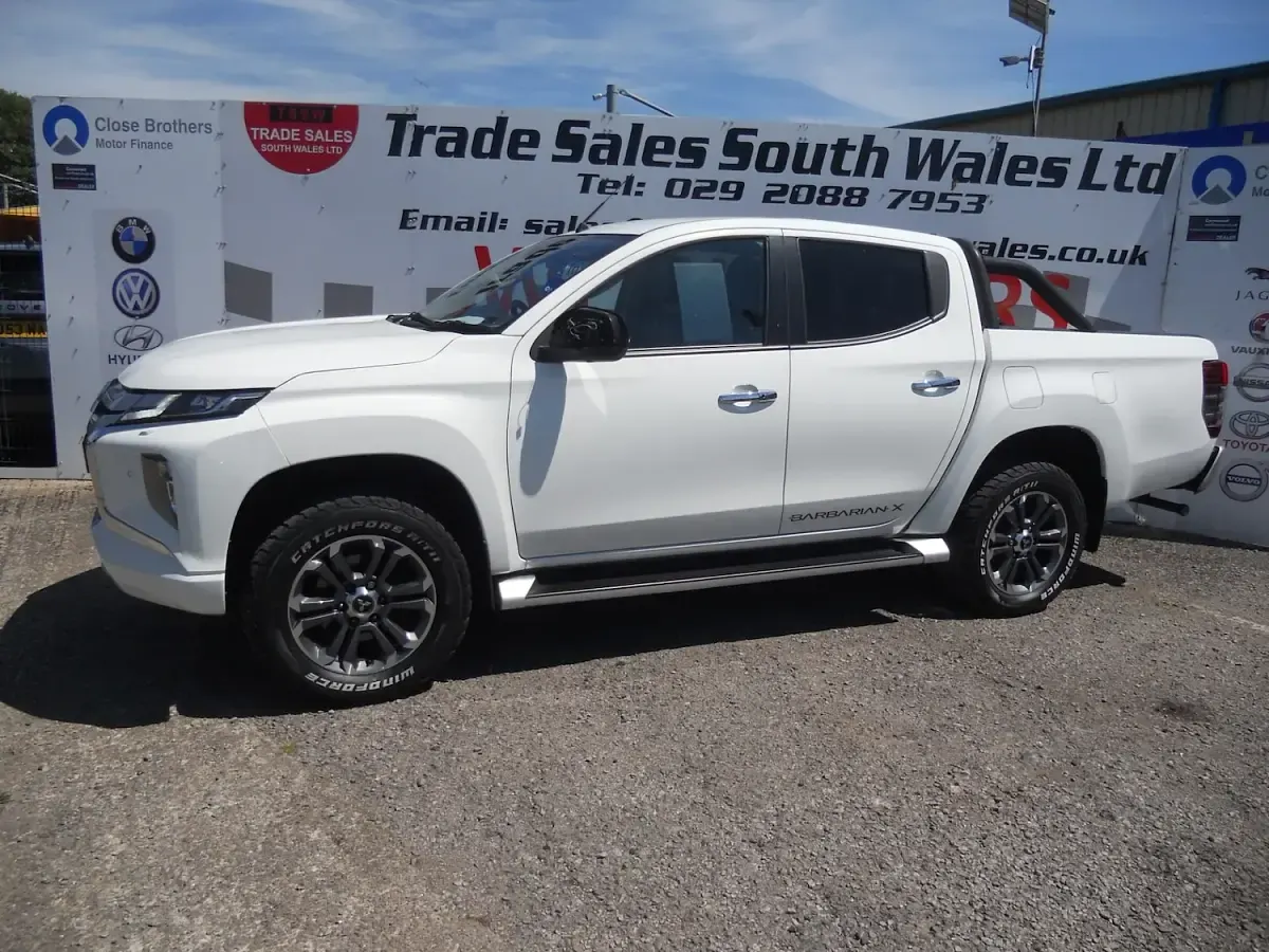 Used Mitsubishi L200 150 HP (110 kW) 2020 White Pickup