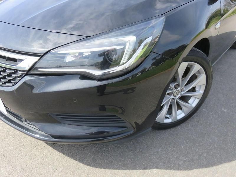 Used Vauxhall Astra Design Edition 105 HP (77 kW) 2015 Black Hatchback