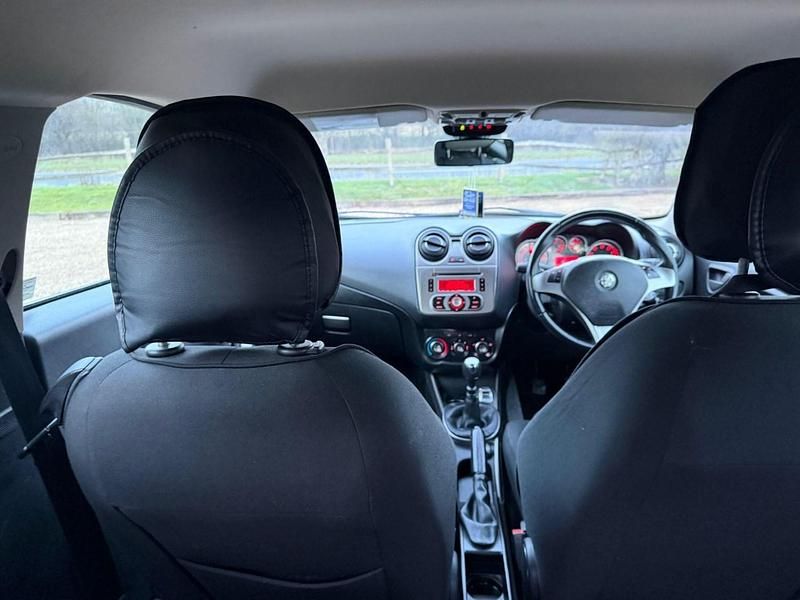 Used Alfa Romeo MiTo Lusso 2010 White Hatchback