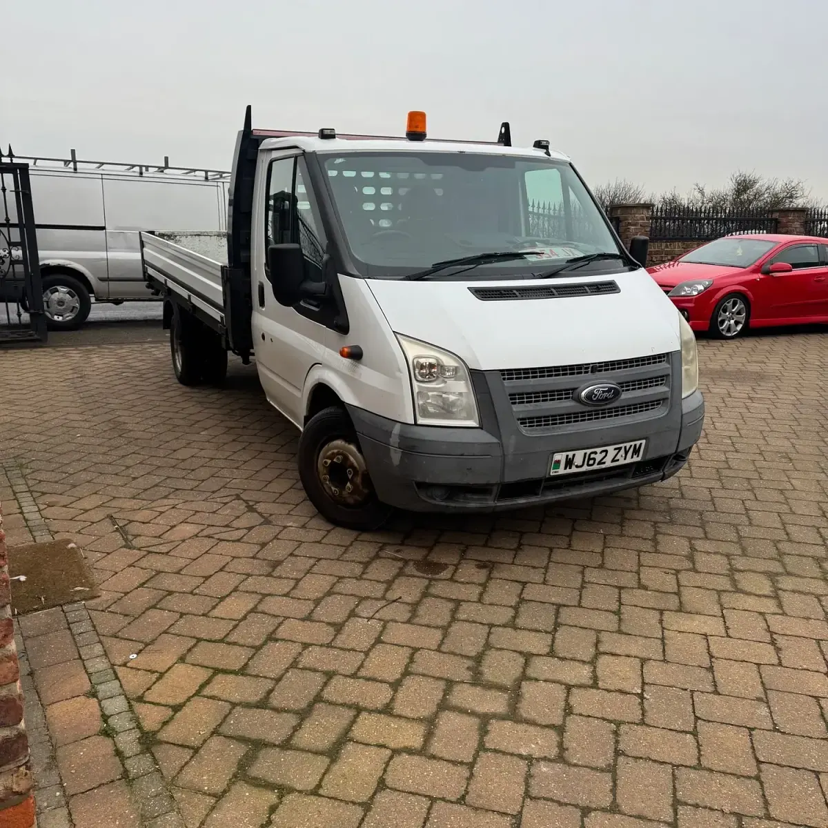 Used Ford Transit 125 HP (91 kW) 2012 White Cabriolet