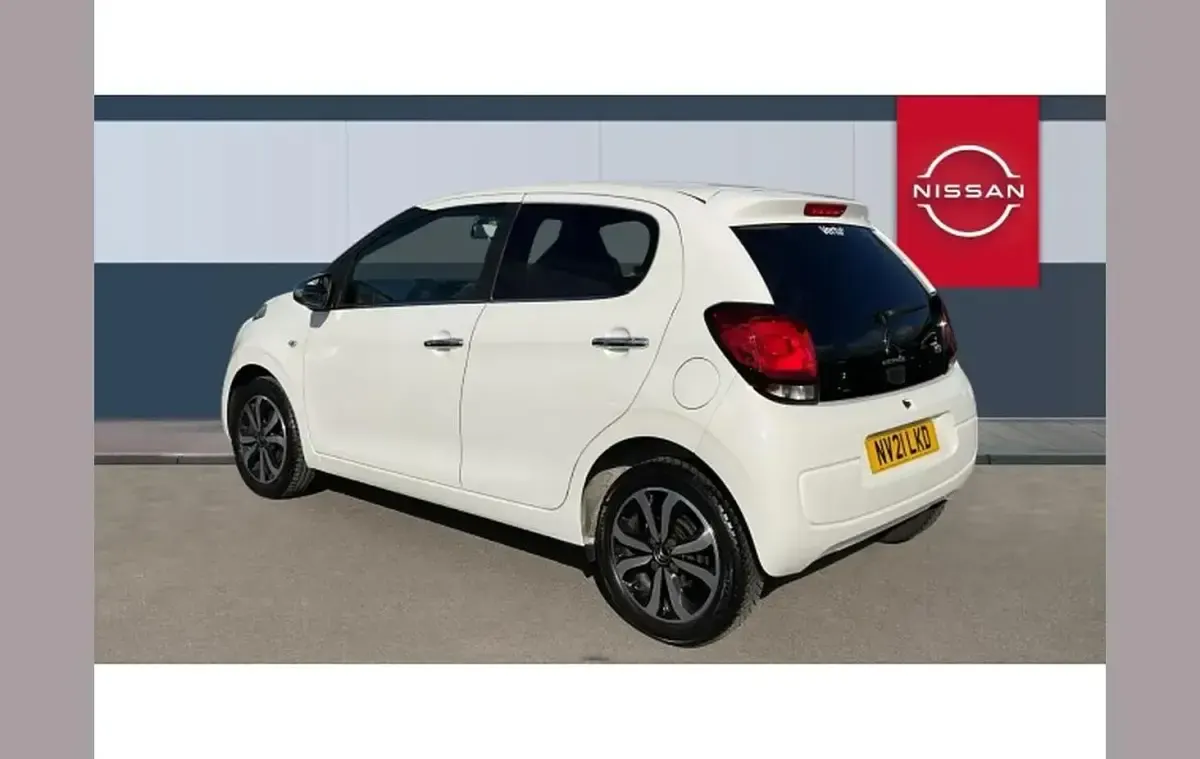 Used Citroën C1 Shine 72 HP (52 kW) 2021 White Hatchback