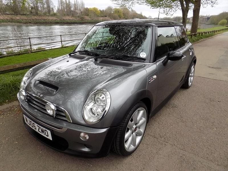 Begagnad Mini Cooper S 2006 Grå Halvkombi