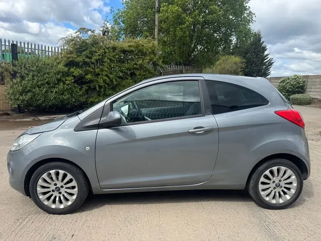 Used Ford Ka Zetec 69 HP (50 kW) 2011 Silver Hatchback