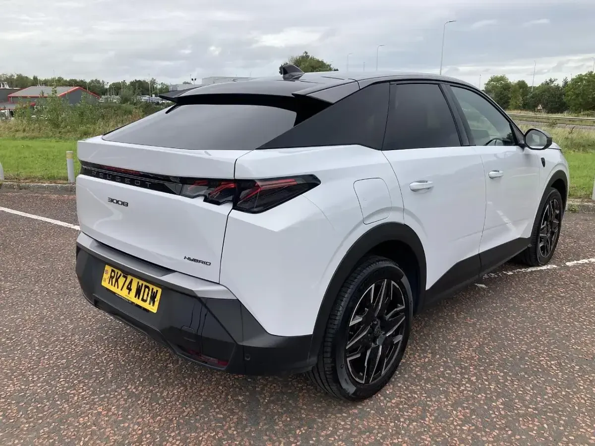 Used Peugeot 3008 GT 134 HP (98 kW) 2024 White SUV