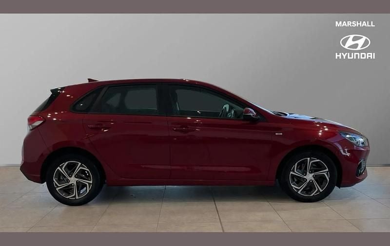 Used Hyundai i30 SE 120 HP (88 kW) 2022 Red Hatchback