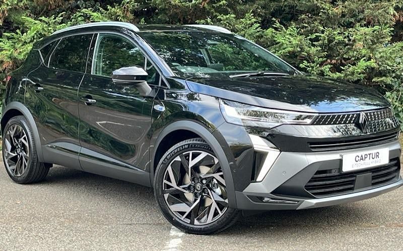 Metallic diamond black New 2025 Renault Captur Esprit Alpine SUV | £25,790 (A bit pricey) - Image 1/4