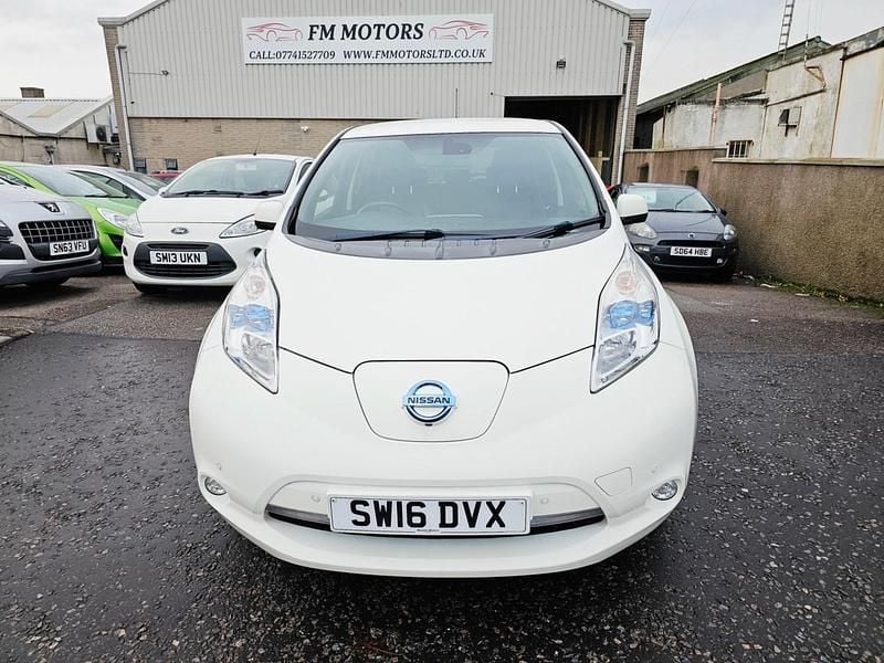 White Used 2016 Nissan Leaf Tekna Hatchback | £6,495 (Expensive) - Image 1/4