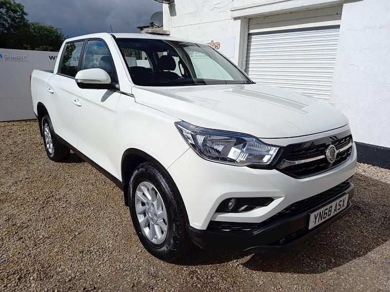 Used Ssangyong (KGM) Musso 181 HP (133 kW) 2018 White Pickup