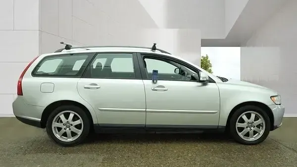 Usado Volvo V50 2010 Plateado Familiar
