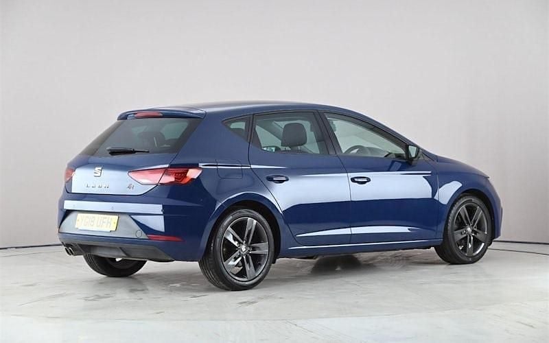 Begagnad Seat Leon FR 125 HK (91 kW) 2018 Blå Halvkombi