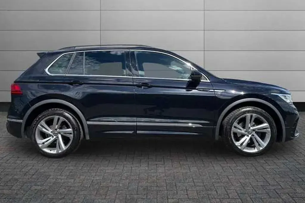 Used VW Tiguan R-line Edition 150 HP (110 kW) 2023 Deep black pearl SUV