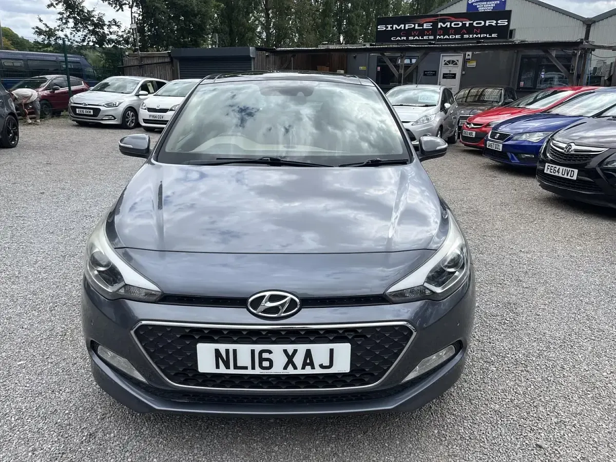 Used Hyundai i20 Premium SE 100 HP (73 kW) 2016 Grey Hatchback