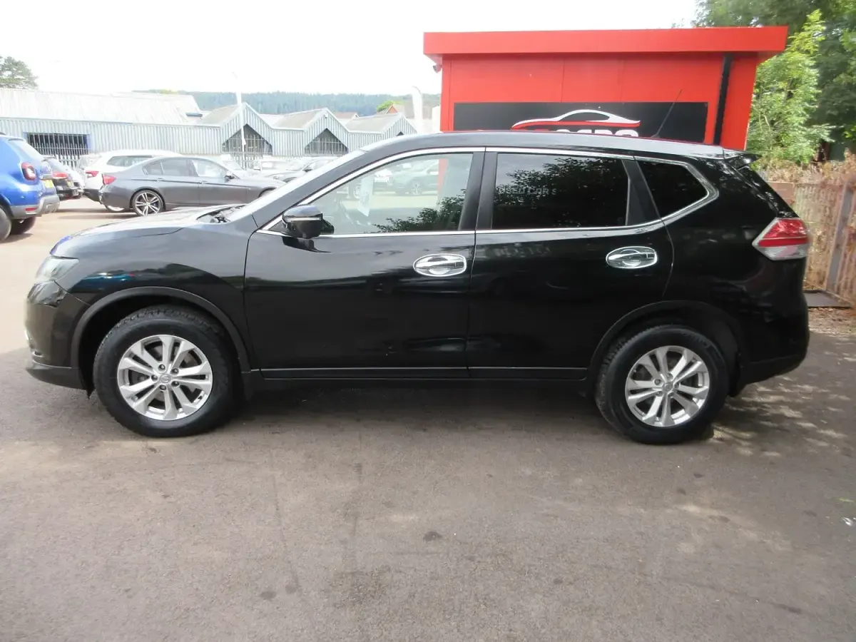 Used Nissan X-Trail Acenta 130 HP (95 kW) 2015 Black SUV